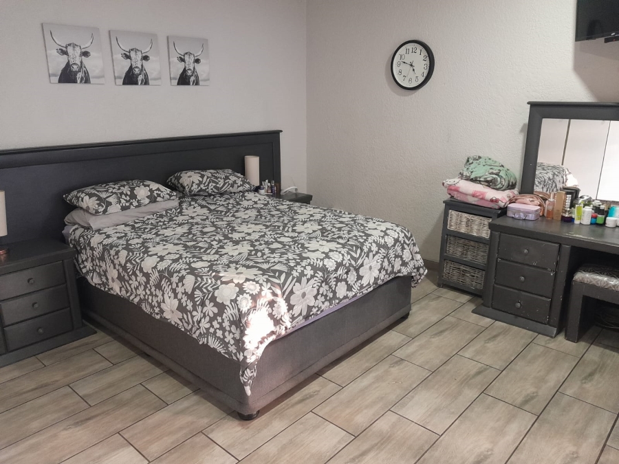 3 Bedroom Property for Sale in Geelhoutpark North West